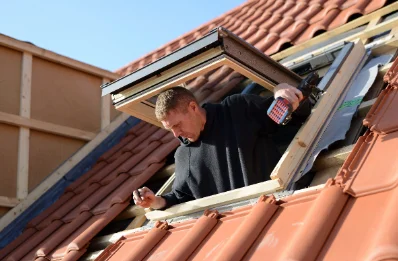 Pose de fenêtres de toit Velux à Neuffons